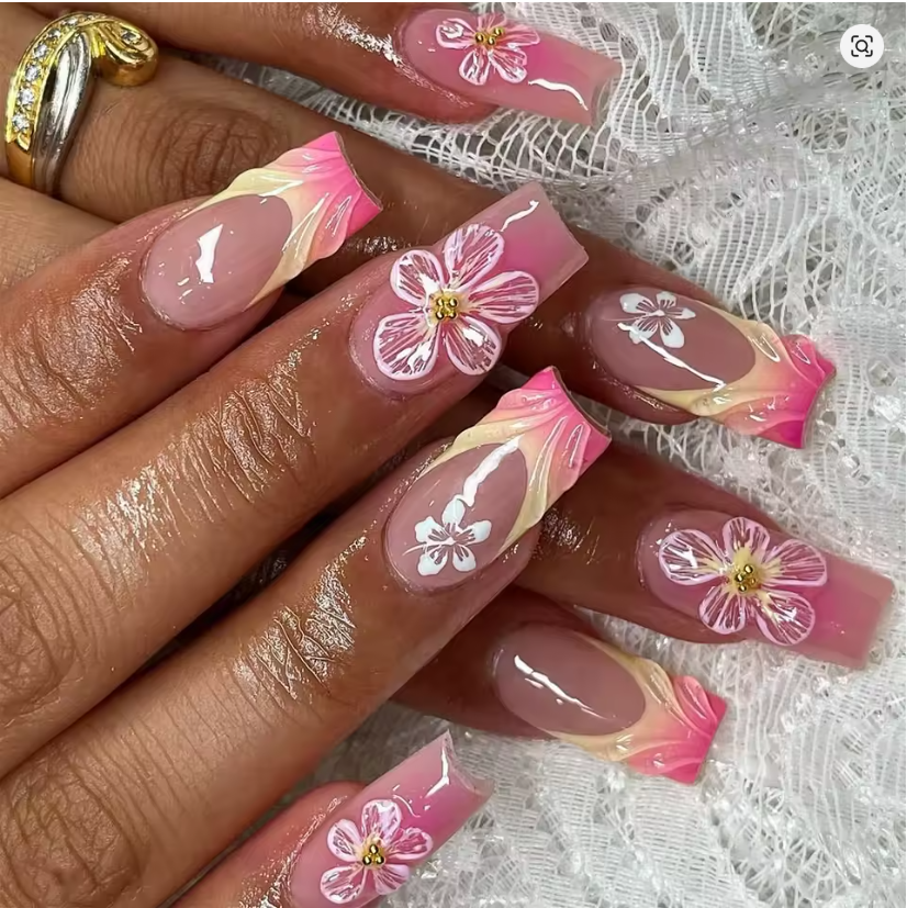 Nail Art Floral Peint à la Main – Élégance Naturelle en 24 Ongles